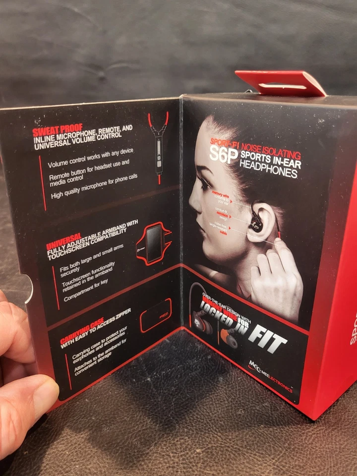 Auriculares intrauditivos MEE audio Sport-Fi S6P con cable de memoria aislamiento de ruido con brazalete Foto 3 de 4