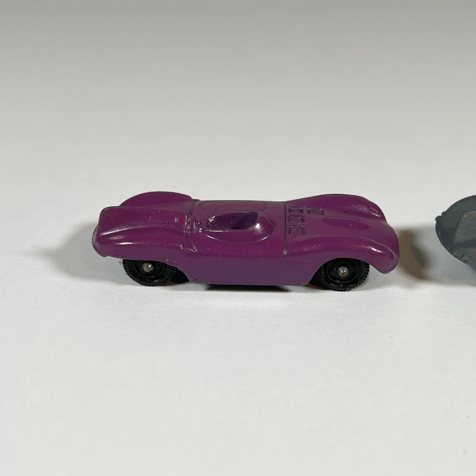 Lote de 2 Coches Diecast TootsieToy Jaguar D-Type Años 60 De Colección EE. UU. 1:64 Foto 3 de 4