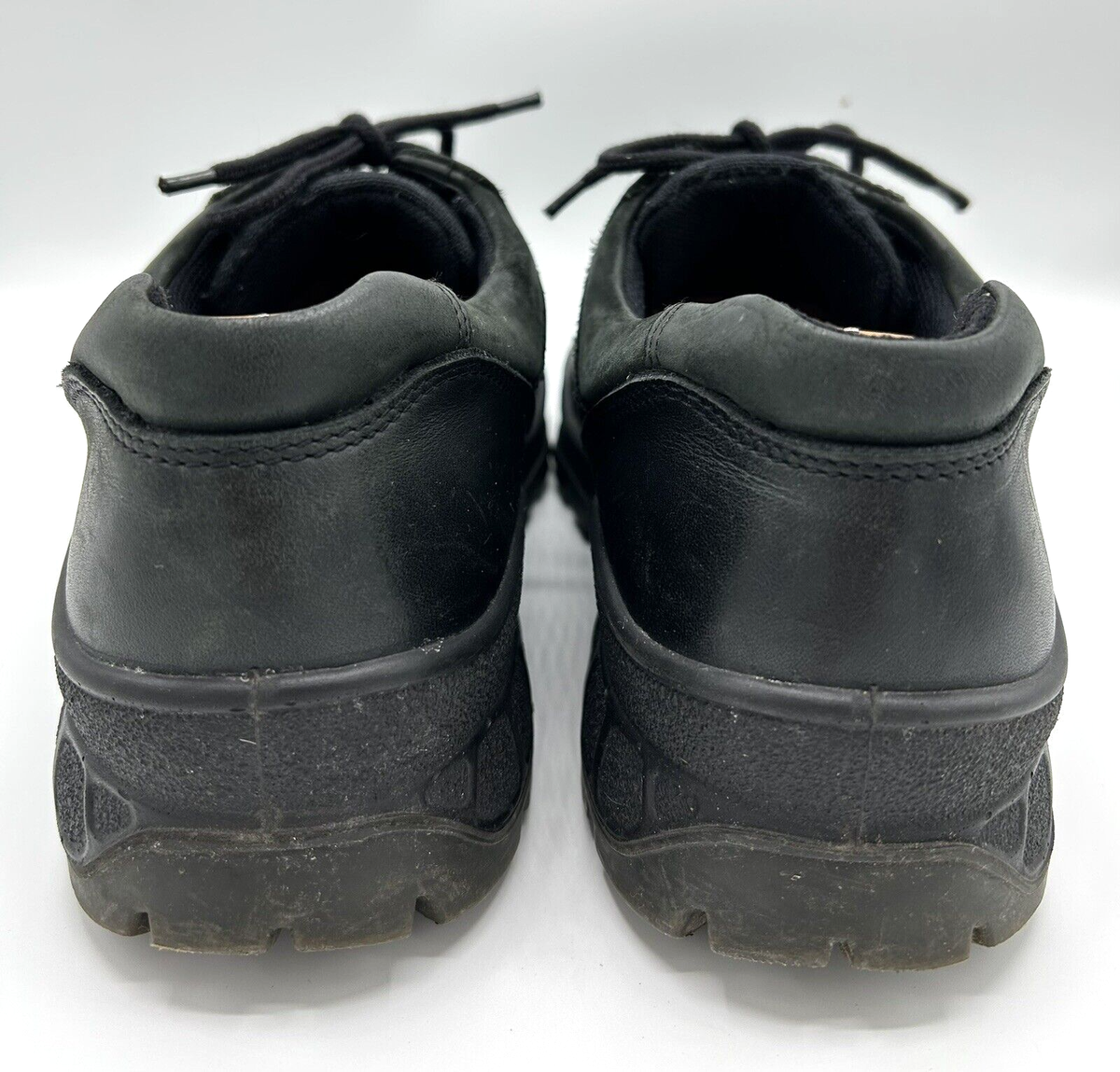 ECCO Track Black Leather Low Moc Toe Gore-tex Hiking Shoe EU  display picture 3