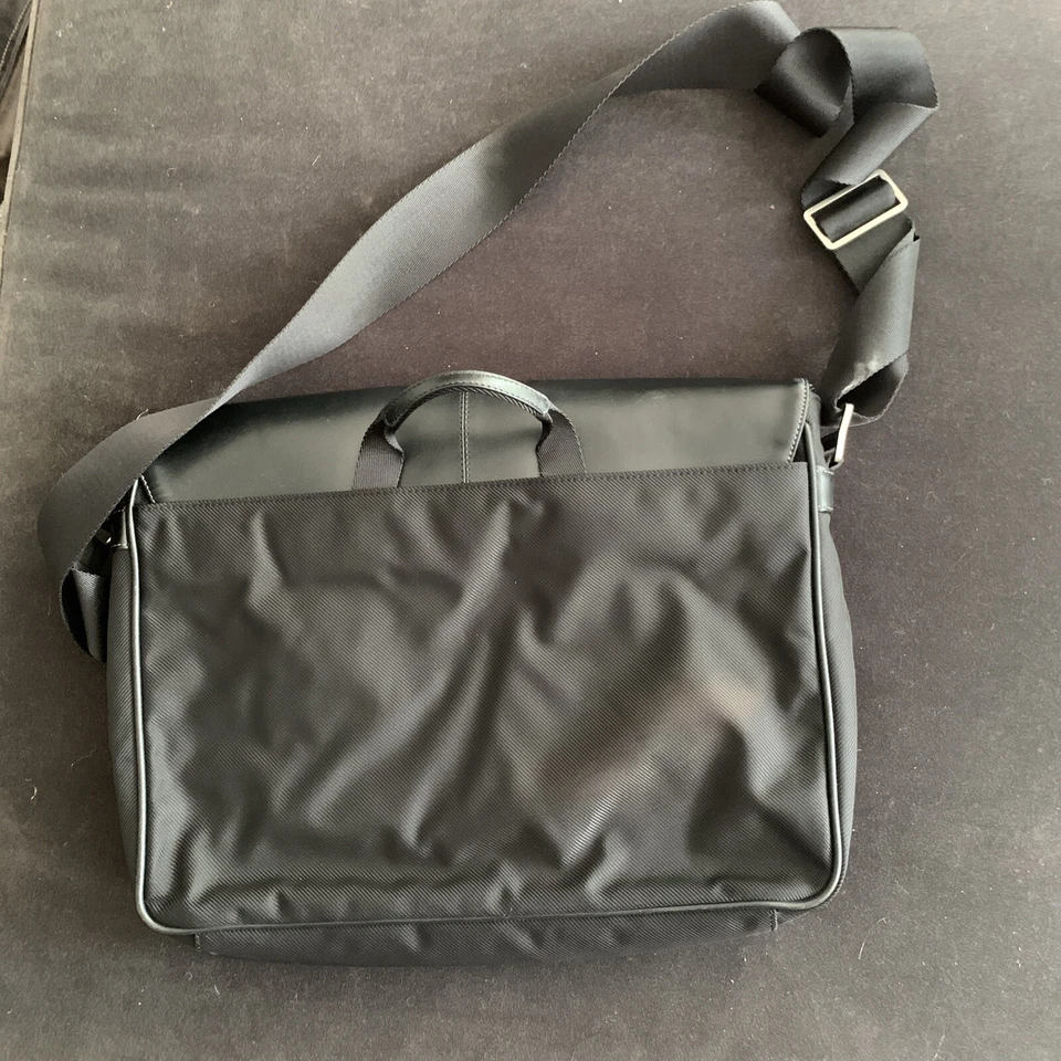 Bolso para portátil Knomo London de cuero negro y nailon F 816762 Foto 4 de 4