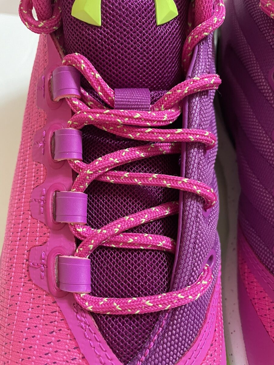 NEW Under Armour UA Girls Steph Curry Basketball Shoes Pink NEW Under Armour UA Girls Steph Curry Basketball Shoes Pink