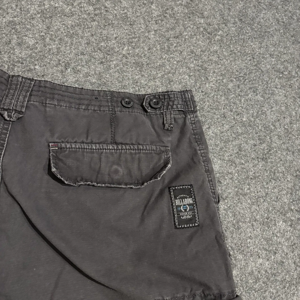 Pantalones Cortos Carga Billabong Para Hombre Talla 36 Gris Bolsillos Foto 4 de 4
