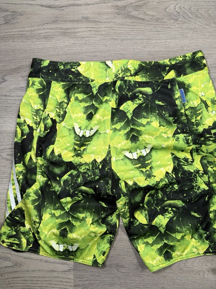 Pantalones Cortos Adidas Originales Trifolio De Colección Raros Verde Neón y Negro L Foto 3 de 4