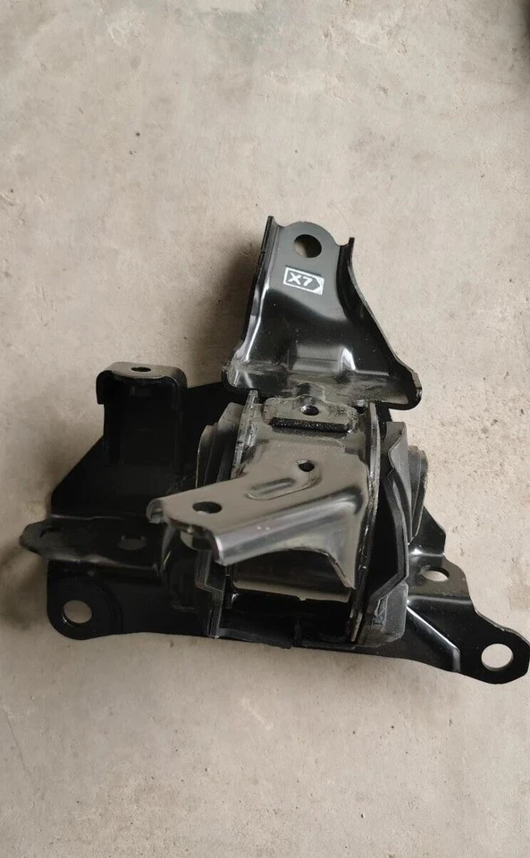 Isolador de montagem de motor Toyota OEM 12372-F2110 para 2021–2024 Corolla e 2022–2025 - Imagem 4 de 4