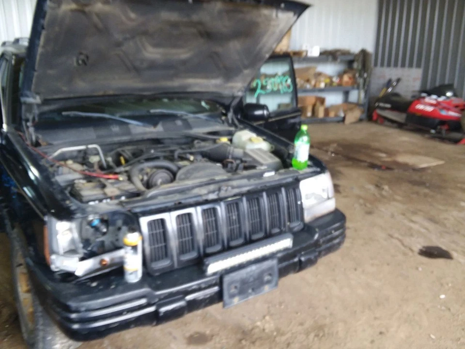 Radiador 6 cilindros compatible con 93-97 Grand Cherokee 2100602 Foto 2 de 4