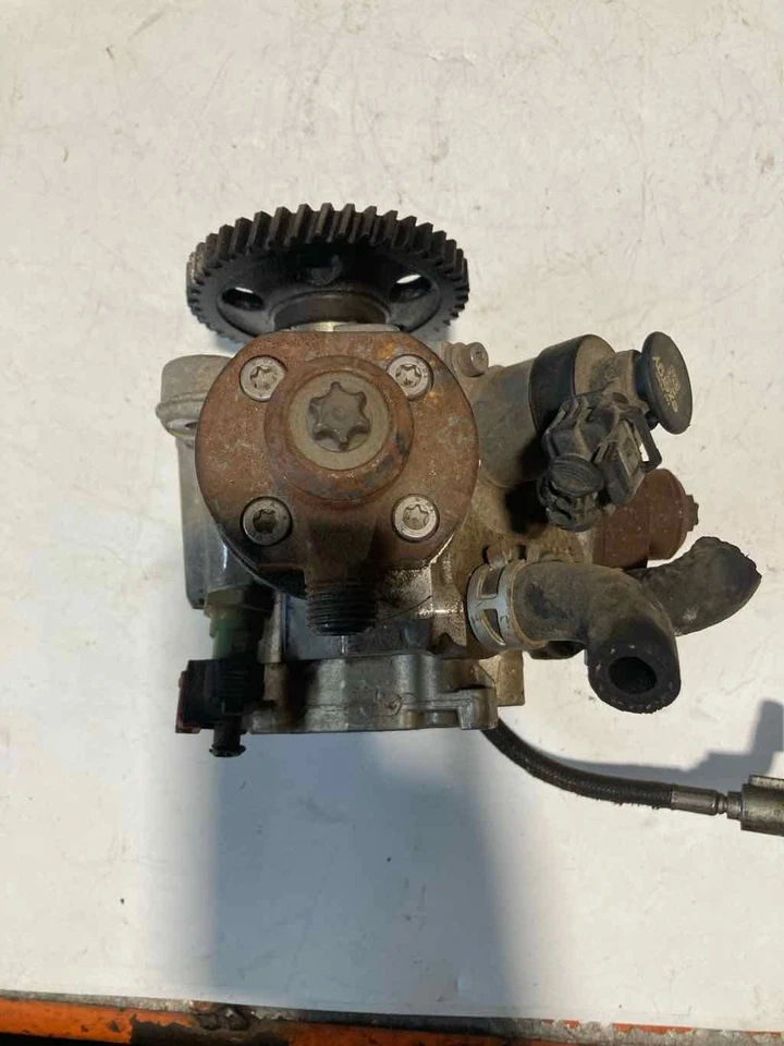 Used Fuel Pump fits: 2016 Chevrolet Silverado 2500 pickup Pump Assembly 6.6L inj Foto 3 de 4