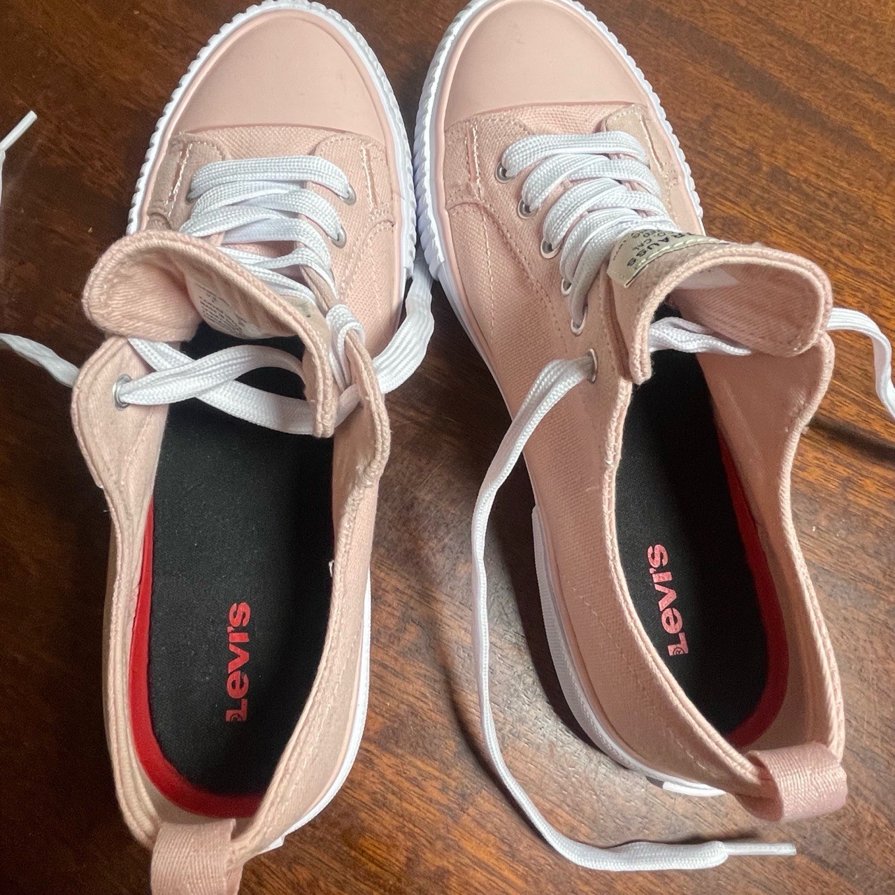 Levi’s Kids Size 5 Pink Canvas Sneakers Low Top Lace Up Shoes thumbnail 8