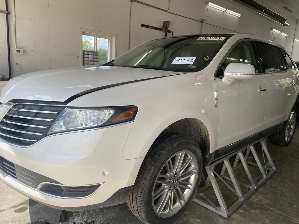 Used Engine Control Module (ECM) fits: 2019 Lincoln Mkt Electronic Control Modul - Image 4 of 4
