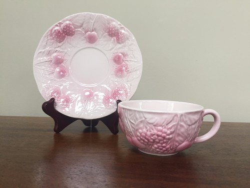 Juego(s) de tazas y platillos rosa mayólica fruta Salins Les Bains Francia ~ Francia - Imagen 2 de 7