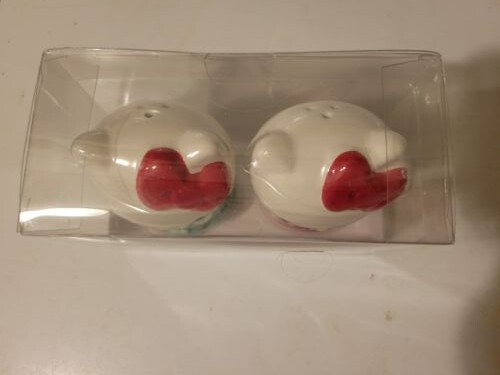 Hello Kitty Sanrio Feiertage Weihnachten Salz & Pfefferstreuer Set Geschenk Sammlerstück - Bild 3 von 6