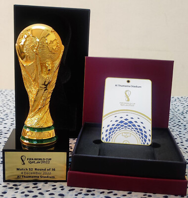 2010 FIFA World Cup チップコレクション 45mm Licensed 2010 FIFA World Cup Replica Trophy - Official