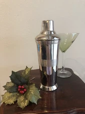 Vera Wang 16 oz Silverplate Wedgwood CHALLIS Martini Cocktail Shaker MSRP $80