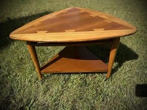 Vtg Lane Mid-Century Modern Triangular Wood Coffee Table Guitar Pick MCM Acclaim