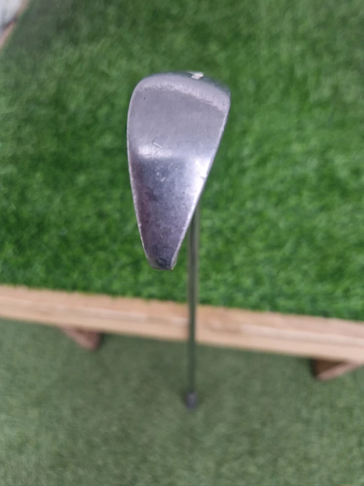 Wilson Gear Effect 1200GE #1 Iron - Regular Flex Steel Shaft - Right Handed - Image 4 of 4