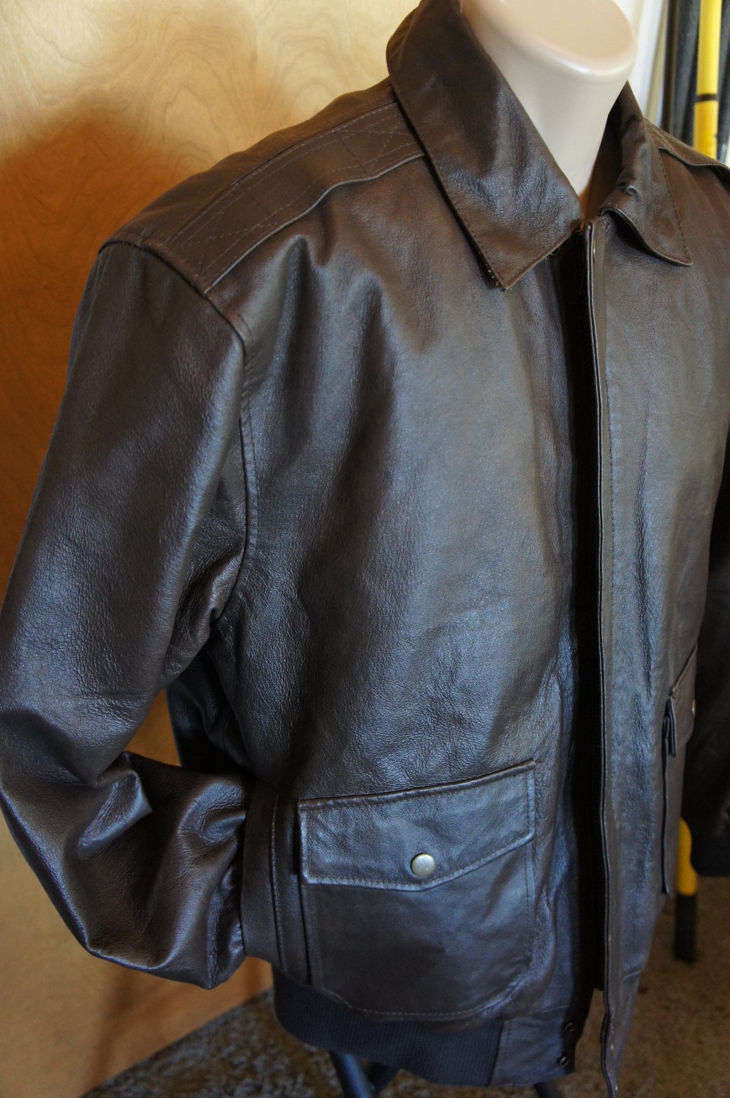 VINTAGE Brand Genuine Brown Leather Zip Out Lining A-2 Flight Jacket Sz Medium image 5
