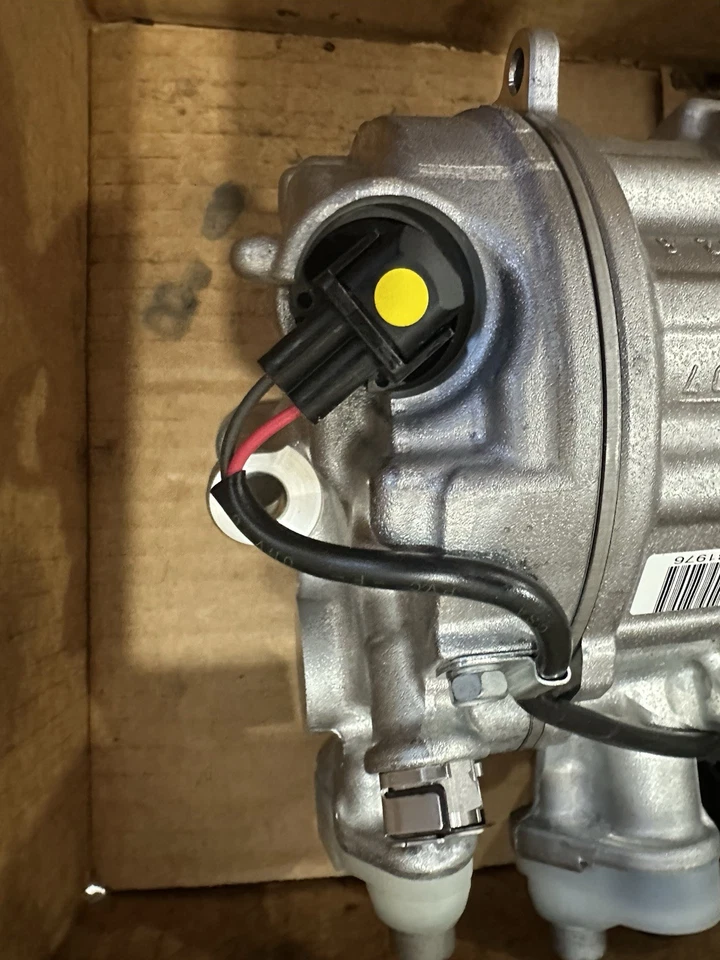 Compresor refrigerante A0008303002 OEM - Mercedes-Benz Foto 4 de 4