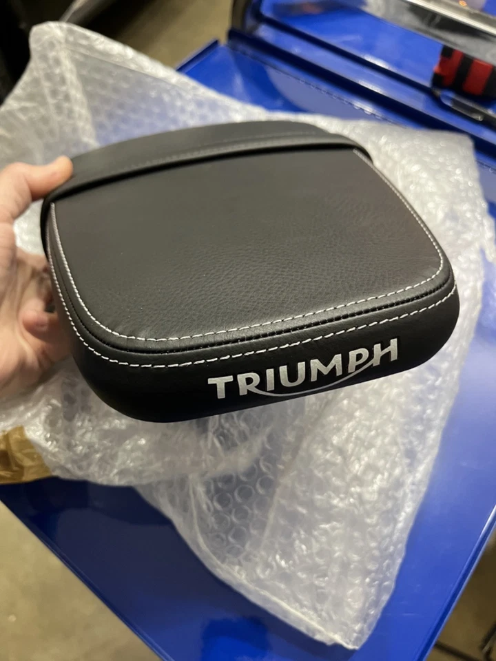 Triumph Sport Passenger Seat A9700903 - Bild 2 von 4