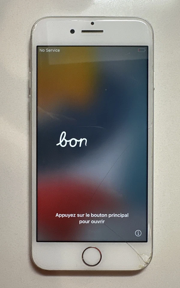 Apple iPhone 8 128GB Silver (AT&T) Cracked Screen - With Extra Box - Image 2 of 4