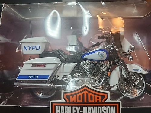 1998 MAISTO HARLEY DAVIDSON LAW ENFORCEMENT SERIES #4NYPD 1:18 SCALE NEW - Picture 2 of 8