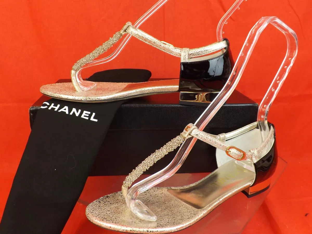 NIB CHANEL GOLD BEADED BLACK PATENT LEATHER CC THONG MIRROR HEEL SANDALS 37