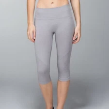 Lululemon Ebb & Flow Crop Seamless Leggings (6) EUC Grey