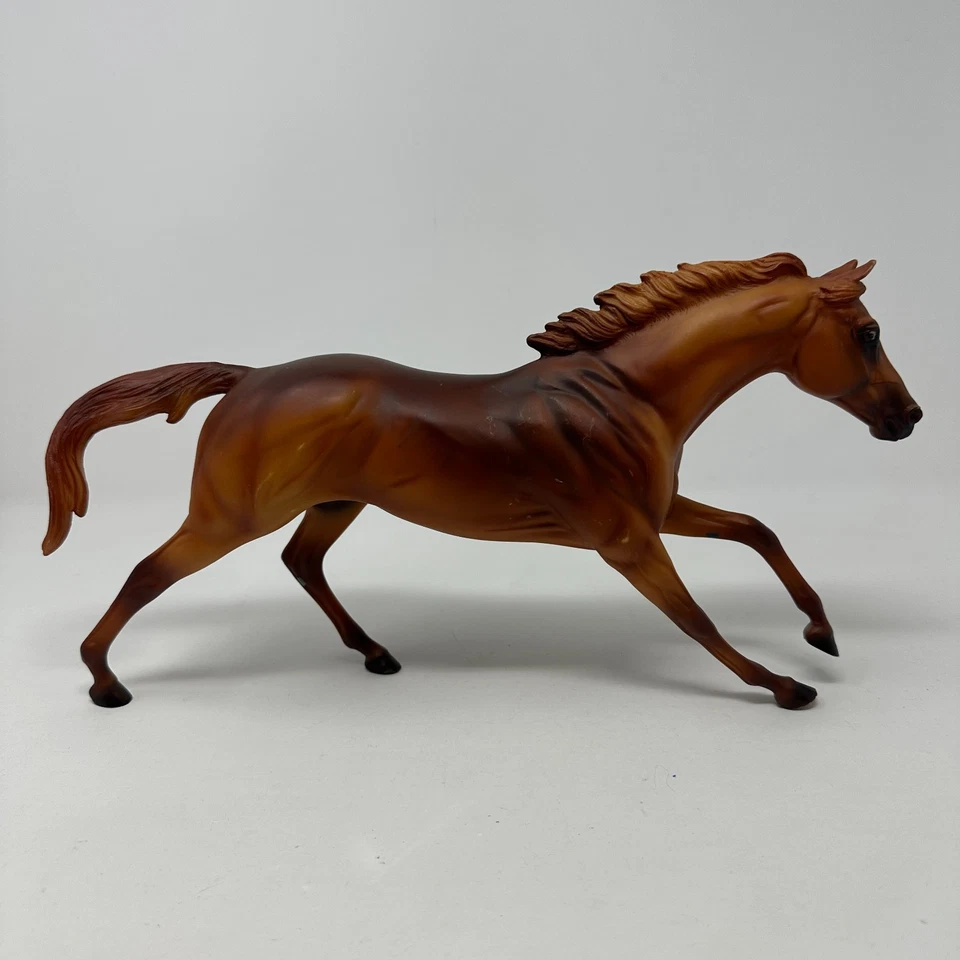 布雷耶传统雪茄确认栗色人偶 #1192 三冠王获胜者 — 第 2/4 张图片