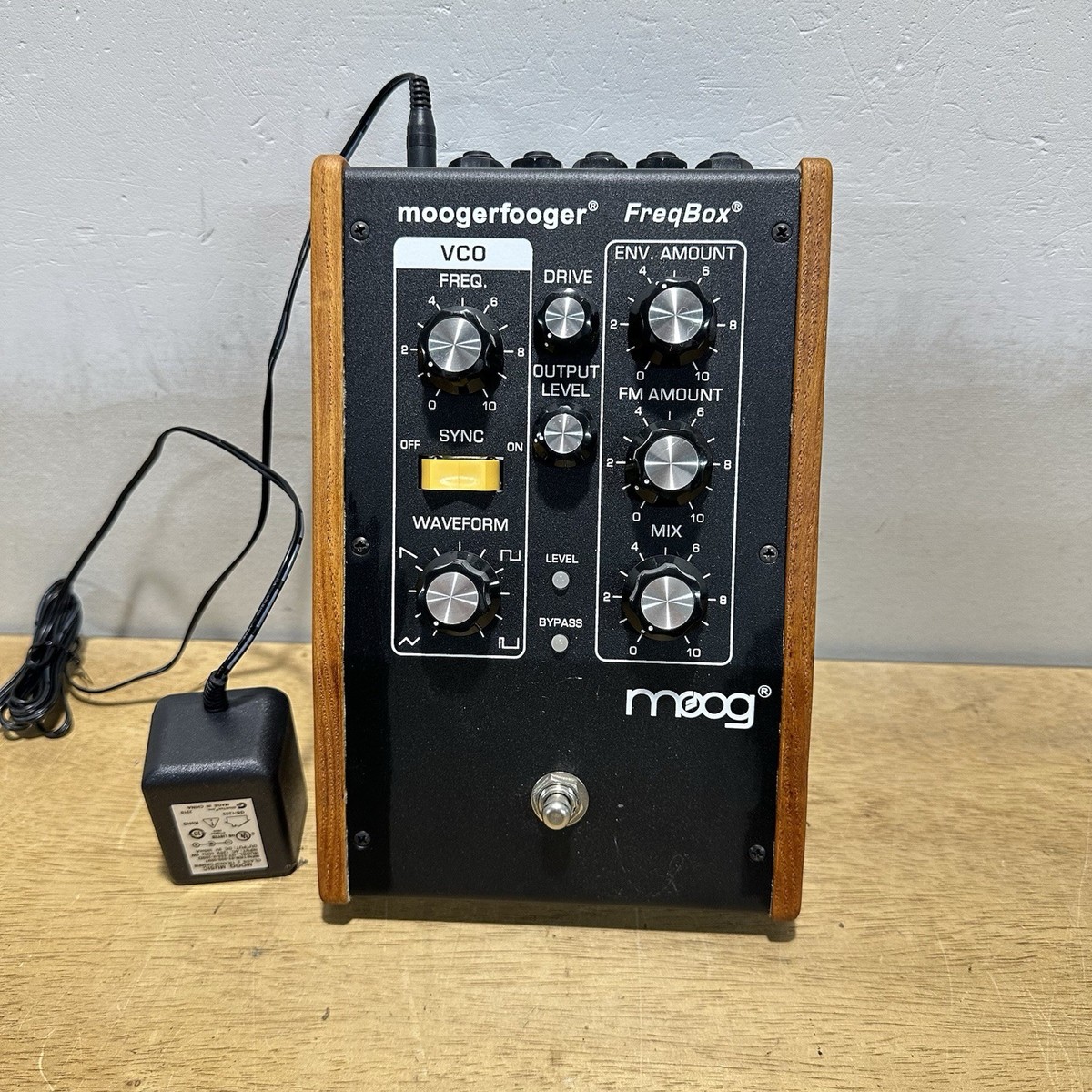 Moog MoogerFooger MF-107 Freqbox Analog Audio Pedal Tested W/ PWR