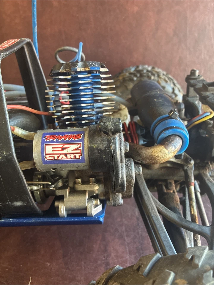 Traxxas Gas Revo 3.3 4WD OFF ROAD TRUCK Untested For Parts - Image 2 of 4