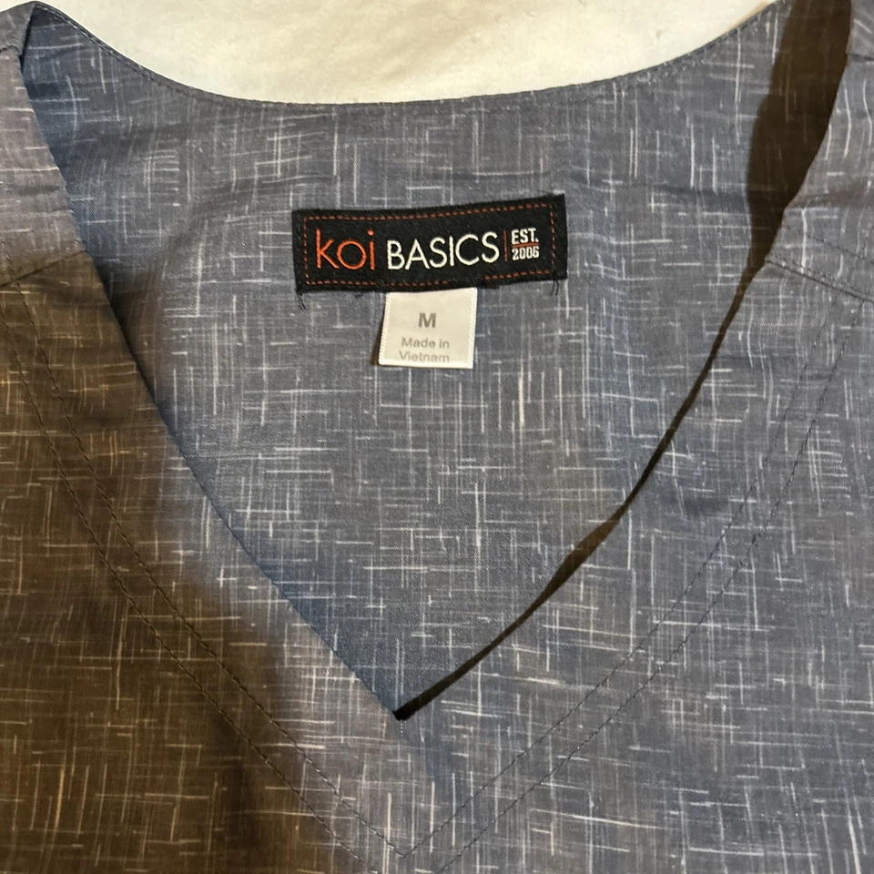 Blusa Médica Koi Mediana Foto 2 de 4