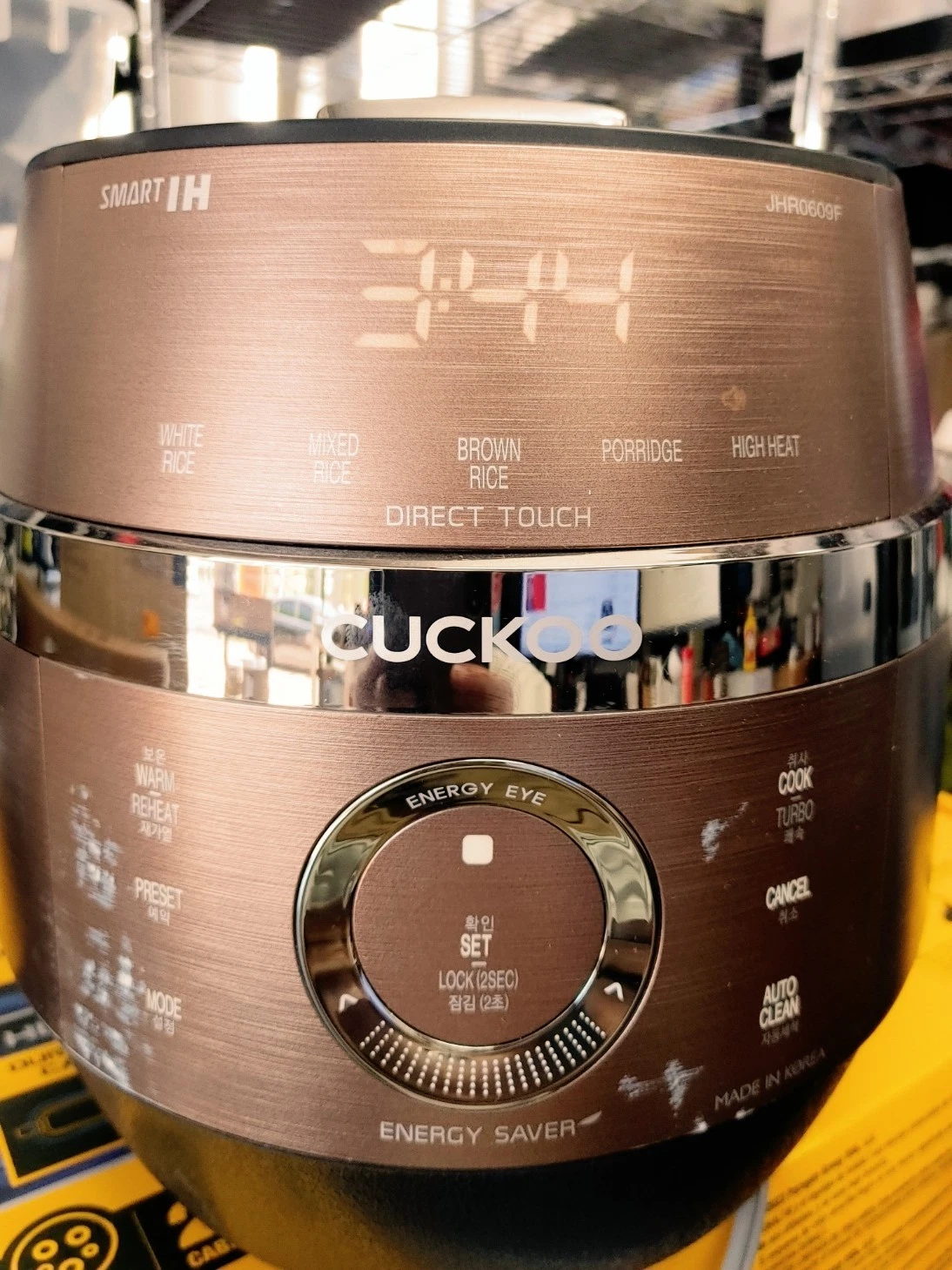 CUCKOO High Pressure Rice Cooker 6-Cup Uncooked / 12-Cup Cooked (JHR0609F) Read
Opens in a new windo
