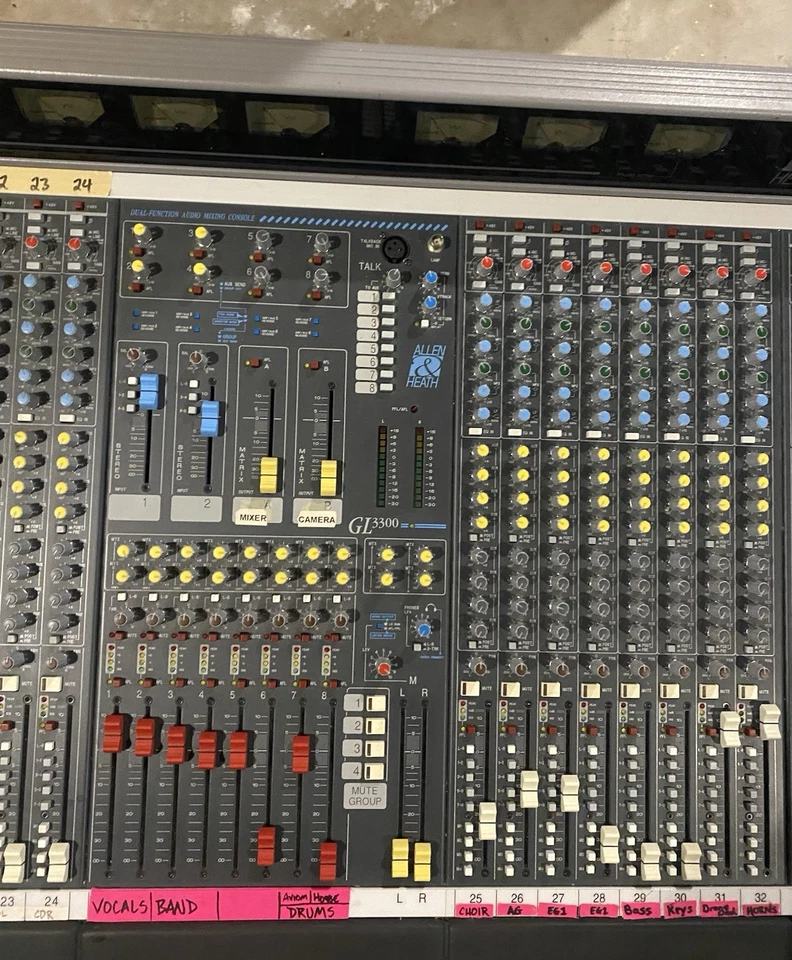 Consola de mezcla de audio Allen and Heath GL3300 40 canales doble función - **LEER** Foto 3 de 4