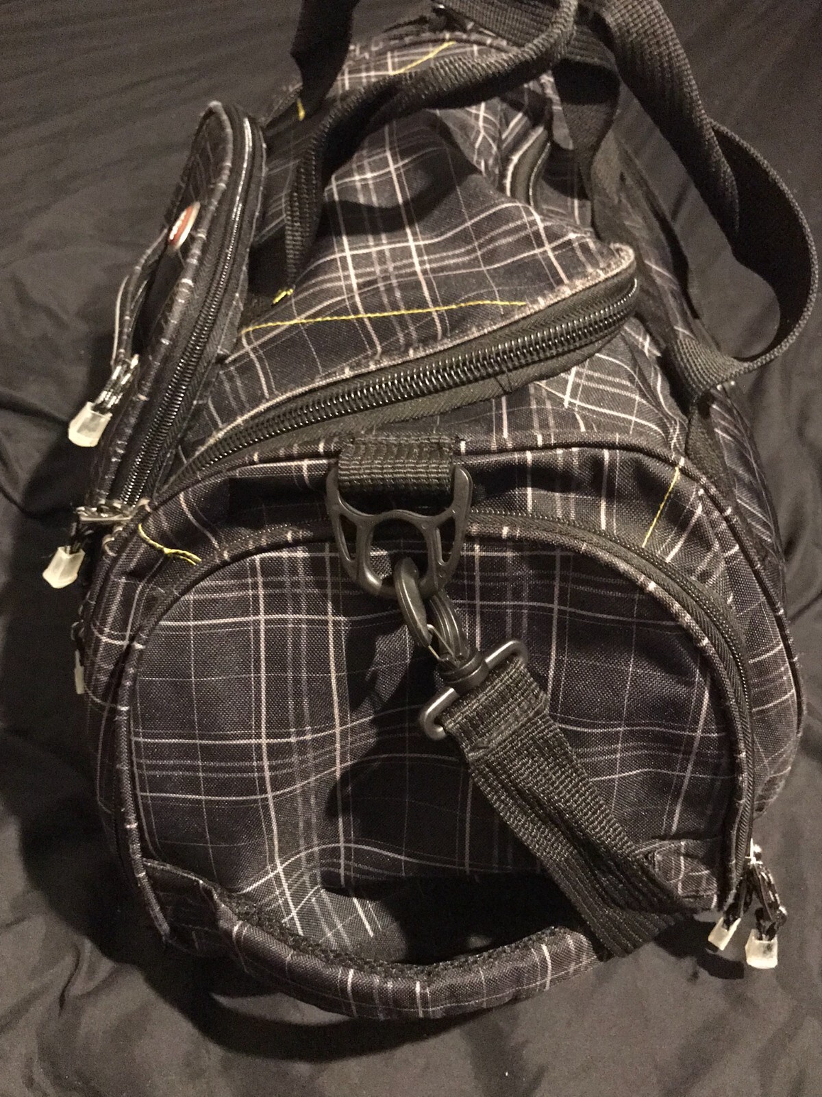 California Pak Plaid Traveling Duffle Bag/Luggage
