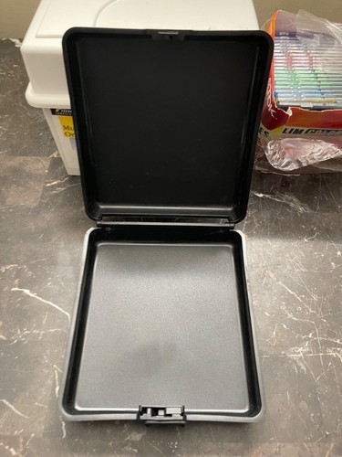 Lot of 45 Single Disk Empty CD/DVD Cases of Various Colors with Storage Cases - Picture 3 of 6