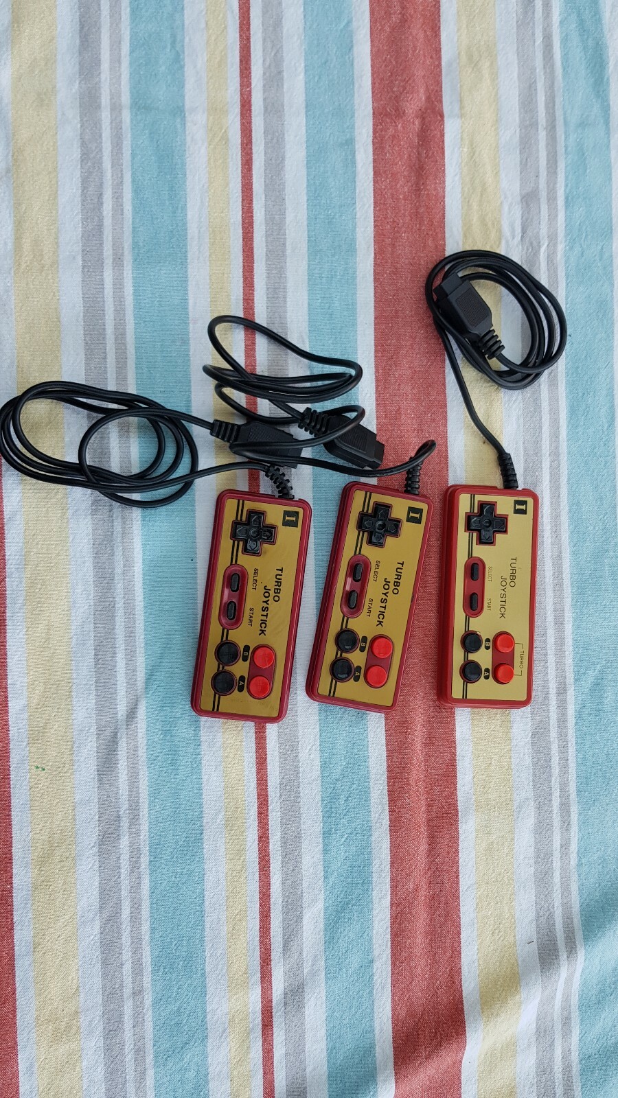 Four Famicom Clone Controllers Turbo Joystick - Picture 2 of 11