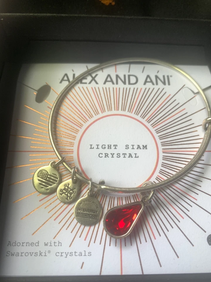 Nuevo ALEX AND ANI Brazalete Brazalete Pasión Cristal Siam Luz Rojo Swarovski Foto 3 de 4