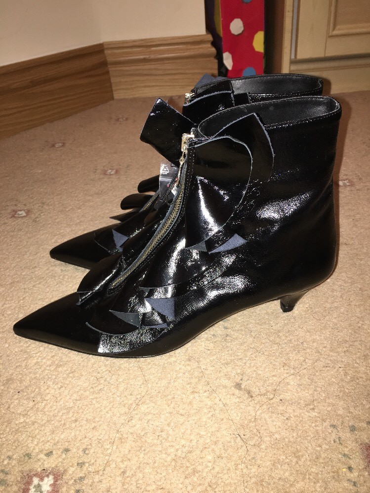 BNWOB ZARA BLACK RUFFLE DETAIL ANKLE BOOTS Schuhe HEELS SIZE 7 BNWOB ZARA BLACK RUFFLE DETAIL ANKLE BOOTS Schuhe HEELS SIZE 7