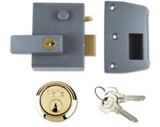 Yale No 2 Auto Deadlocking Nightlatch 40mm Backset, 2 Keyed