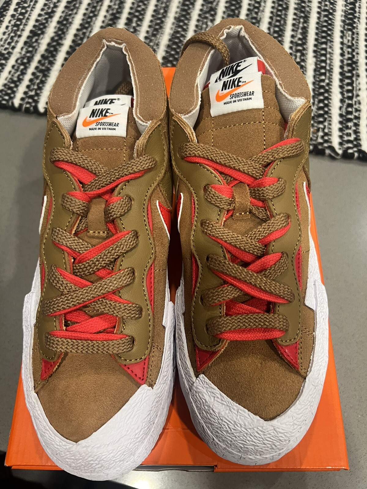 SACAI X NIKE Taglia 7 5 Nike Blazer Low x Sacai marrone chiaro britannico 2021