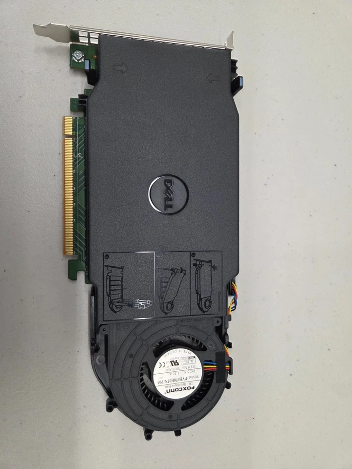 Dell Ultra-Speed Drive Quad NVMe M.2 PCIe x16 SSD Tarjeta Avanzada y 512 Gb NVME Foto 2 de 4