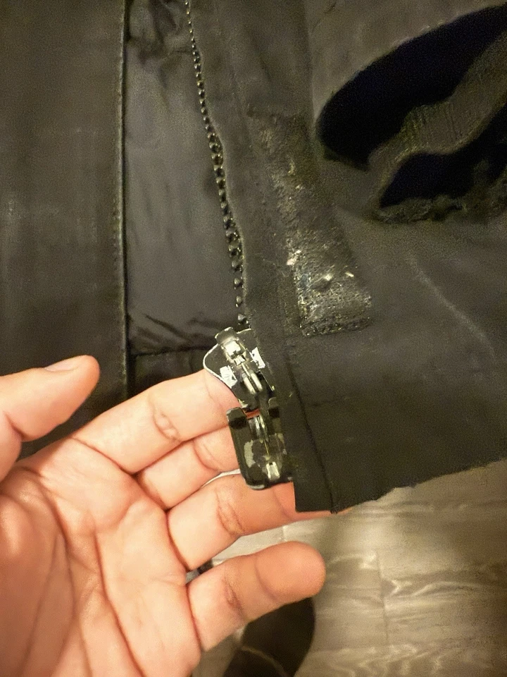 Abrigo parka Canada Goose Victoria Down para mujer S/P negro liso Foto 2 de 4