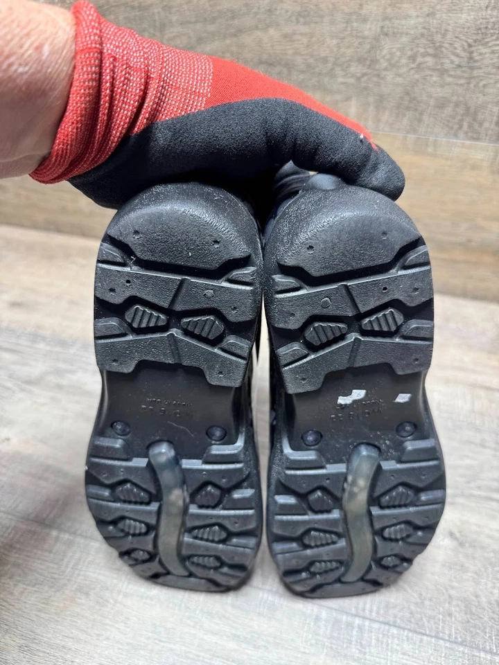 Zapato de jardín Sloggers impermeable estampado de pata negro/blanco para mujer talla 11 Foto 4 de 4