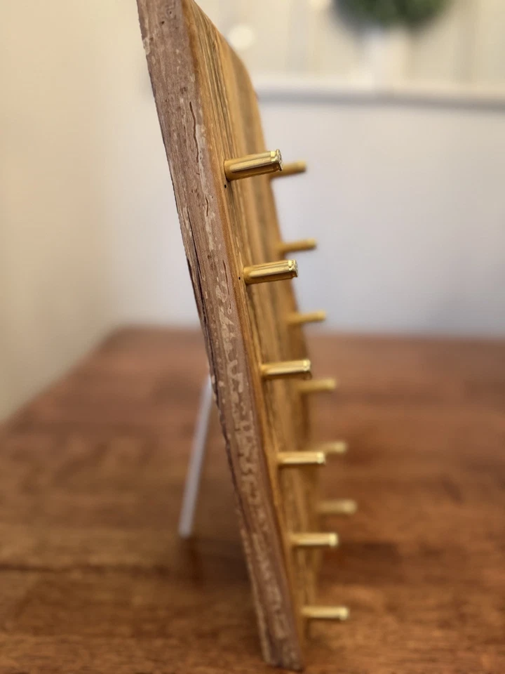 Soporte de exhibición de cuchillo de arce dividido o montado en la pared. Grabado láser disponible. Foto 4 de 4