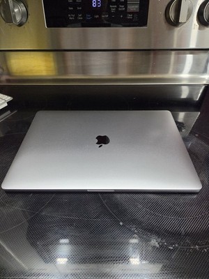 2018 Apple MacBook Pro Touch Bar 15'' Intel i9 9th Gen 2.9GHz  32GB RAM 500gb SSD