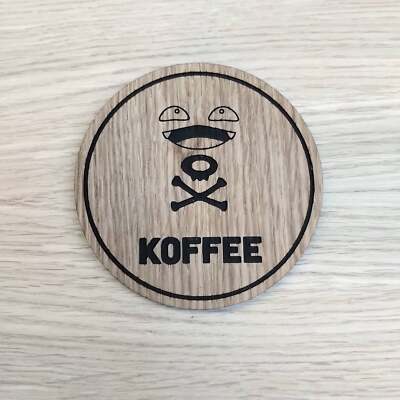 Lasergeschnittene Holzuntersetzer. Koffee