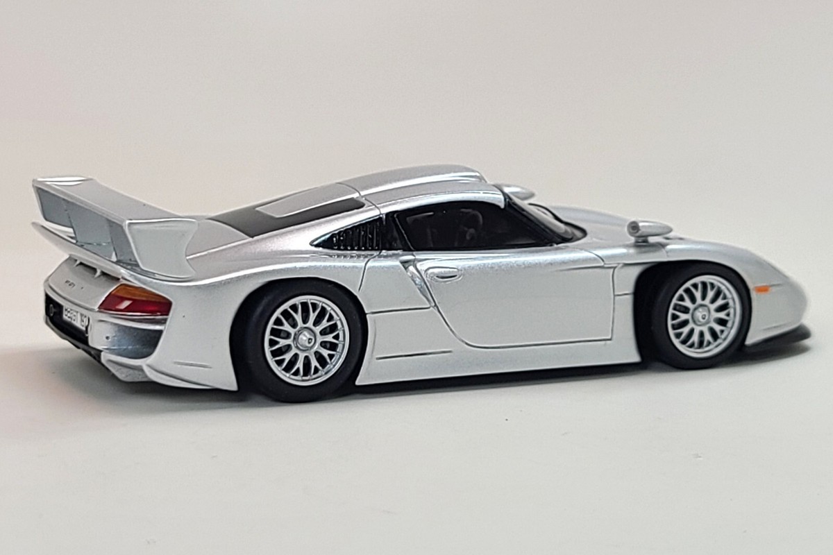 ミニカー SCMMOdeL1/43FerrariF50CLASSICGTMarboroCo Spark S5994 1/43 Porsche 911 GT1 Street Version 1997 Model