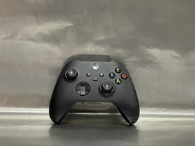 Xbox Series X 1TB Bundle 2 Controllers GTA V Razer Box