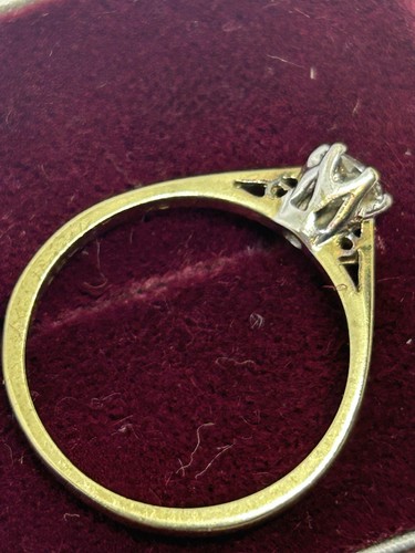 Anillo de compromiso solitario de diamantes de 0,25 quilates de oro de 9 quilates talla M1/2 - Imagen 8 de 9
