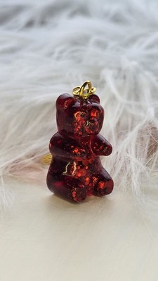 1 Stück dunkelrote Gummibärchen Schlüsselanhänger mit Gold Love You Resin von GlitzyByLita A