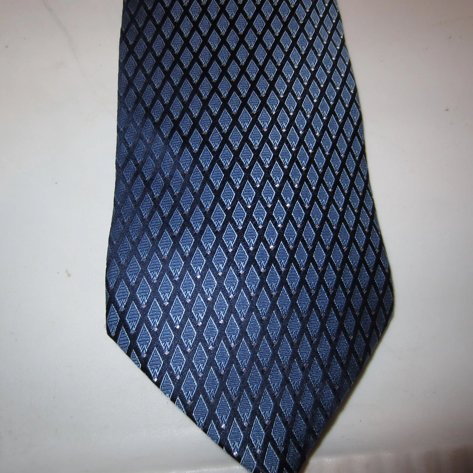 Gravata masculina Insignia by Martin Wong azul preta padrão geométrico seda 58 x 4 - Imagem 2 de 4