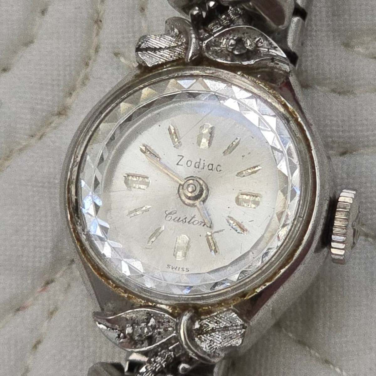 Vintage Zodiac Ladies Watch Silver Diamond Manual Wind 10K Gold Plated RUNNING Vintage Zodiac Ladies Watch Silver Diamond Manual Wind 10K  main image 2